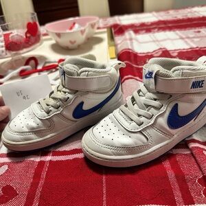 NIKE SIZE 9C